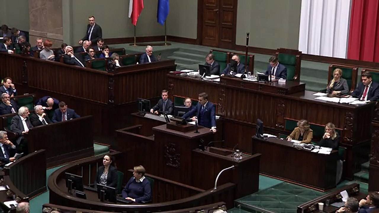 Arkadiusz Myrcha - 08.12.17