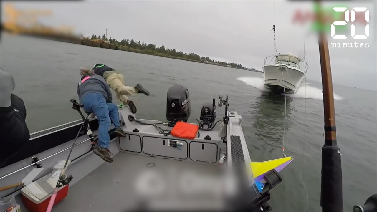Un accident de bateau impressionnant  - Le Rewind du jeudi 18 janvier 2018