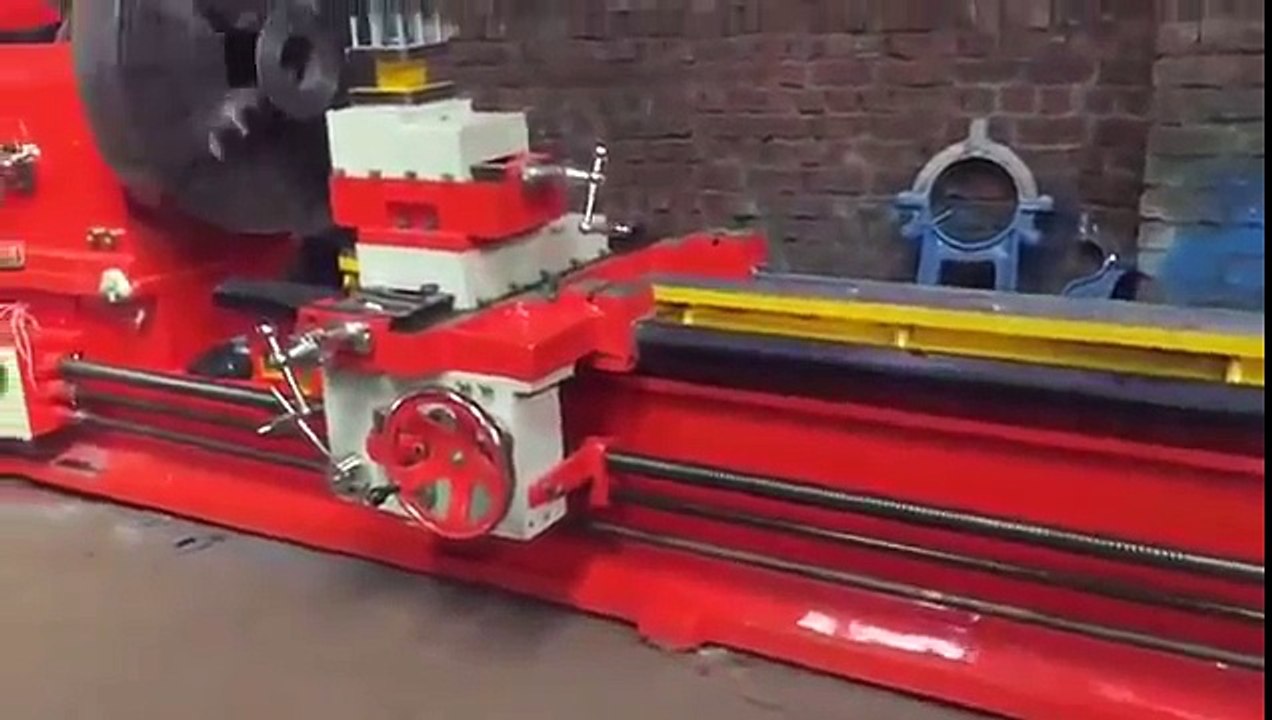 Heavy Duty Lathe Machine
