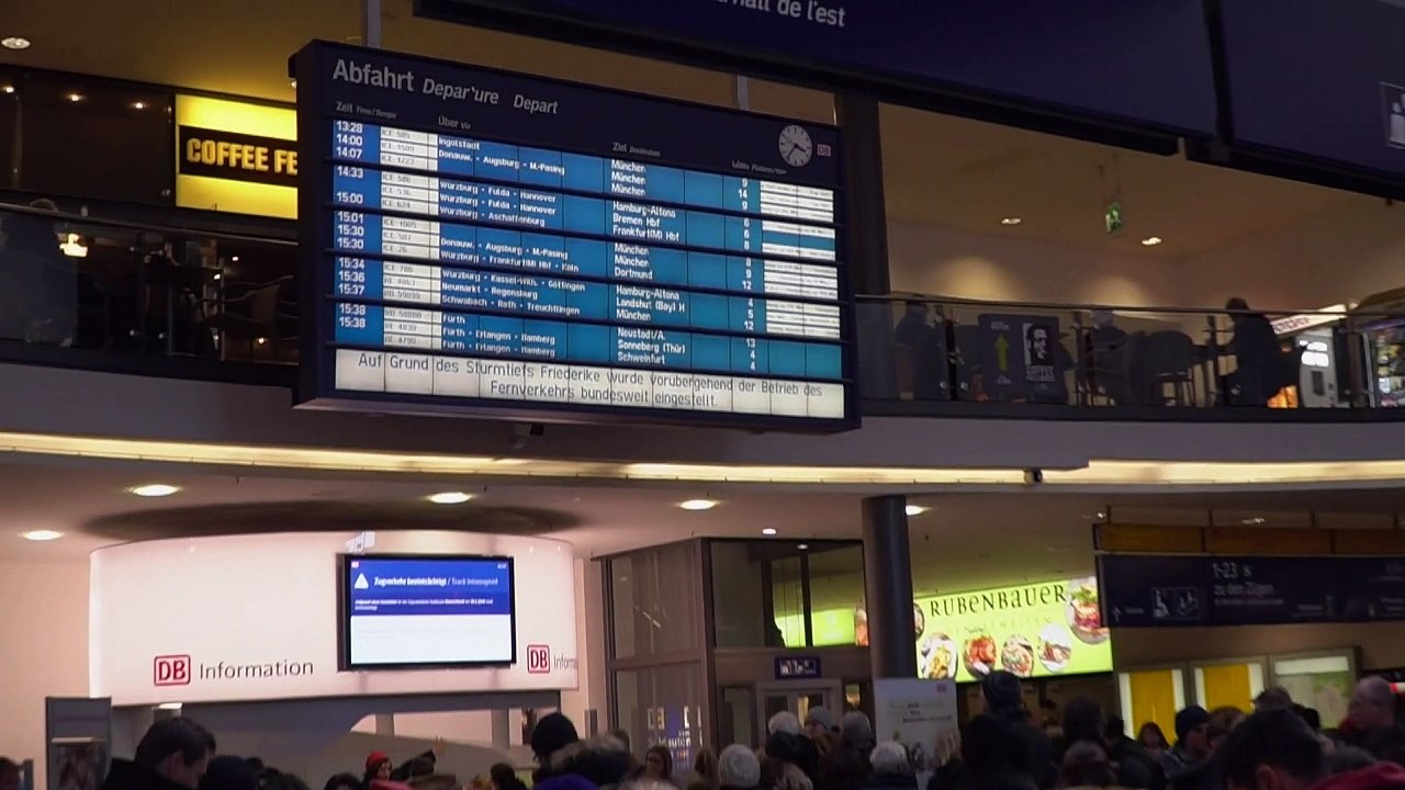 Sturmtief 'Friederike': Tote, Verletzte und Schienen-Chaos