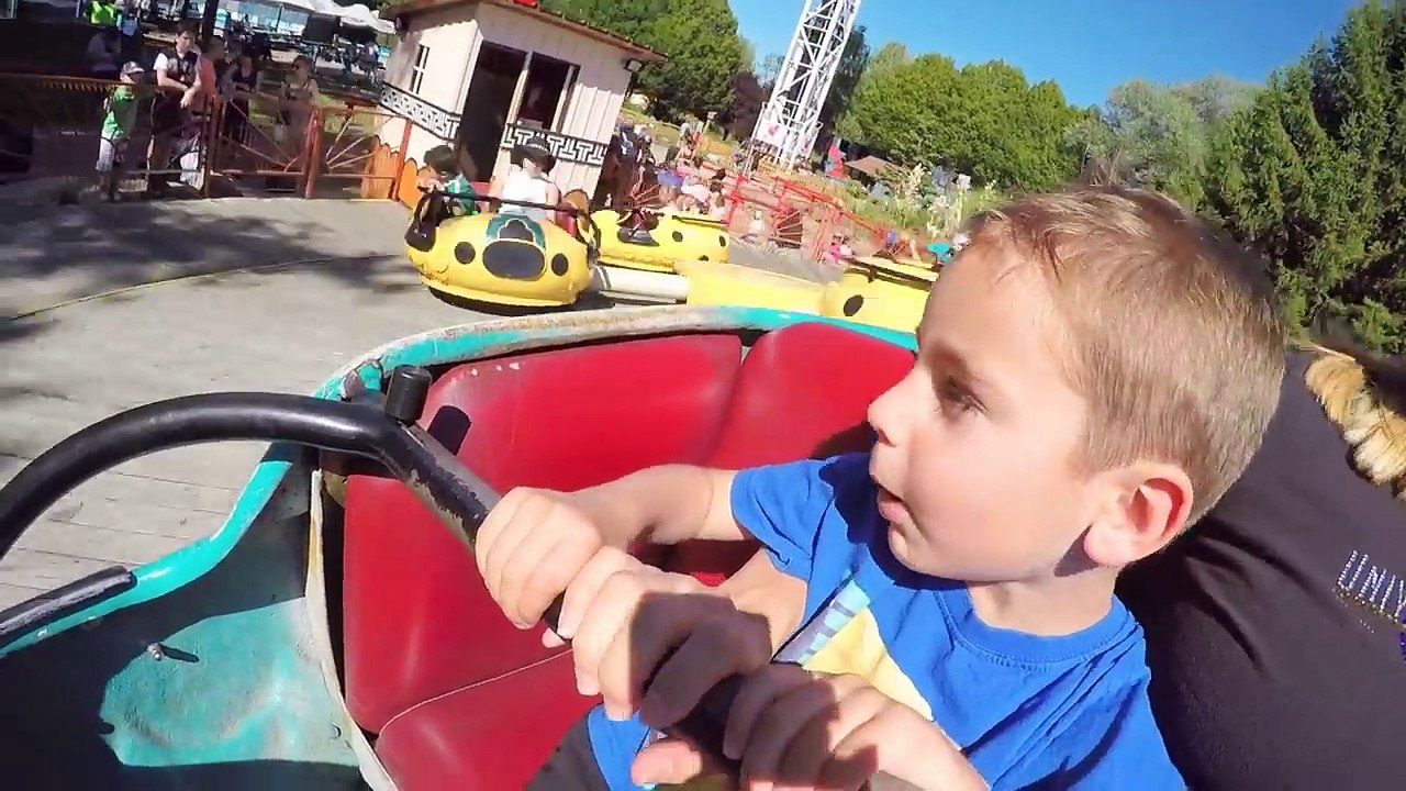 VLOG - Manèges et Sensations entre Frères à WALIBI Parc dAttrions - 1/2