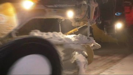 Denizli-Antalya karayolunda ulaşıma kar engeli