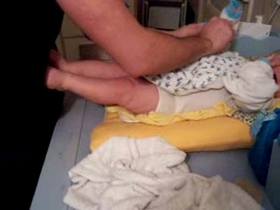 Papa change ma couche ... LOL !