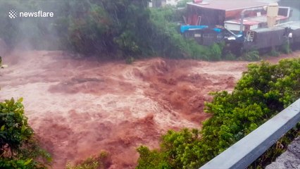 Download Video: Flooding and mudslides in La Réunion as Storm Berguitta approaches