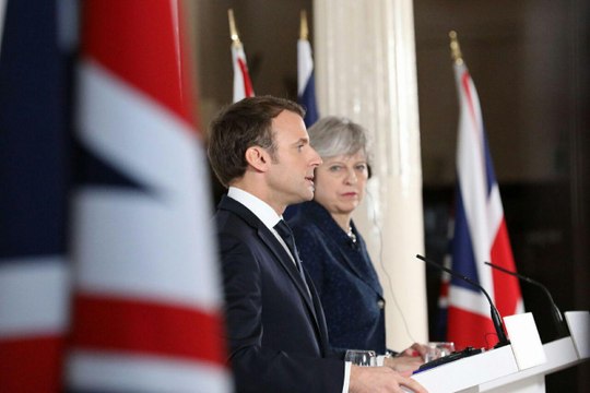 Conférence de presse avec Theresa May à Sandhurst pour le 35ᵉ Sommet franco-britannique