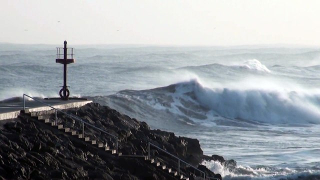 Temporal del Cantábrico hoy 18 Enero en la costa de Candás, Asturias