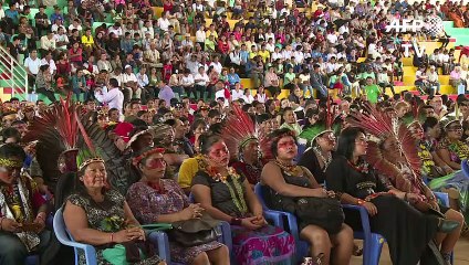 Pérou: des milliers d'indigènes réunis pour voir le pape