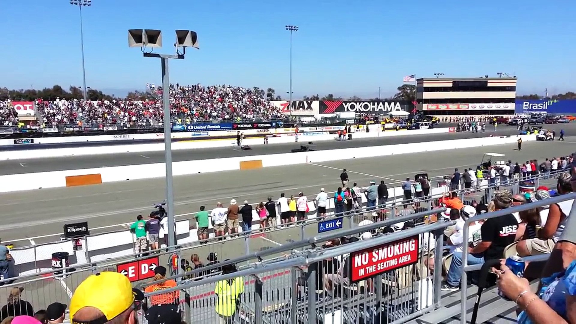 NHRA Drag Racing - Parte 12 - Carros de Policia Vs Carros de rua Arrancando!