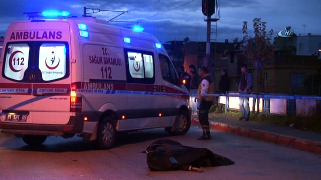 Yolun karşısına geçmek isteyen yaşlı adam canından oldu