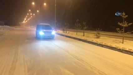 Kars'ta Kar Yağışı Nedeniyle 39 Köy Yolu Ulaşıma Kapandı
