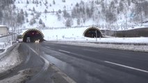 Bolu Dağı'nda Kar Yağışı Durdu, Trafik Normale Döndü