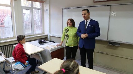 Öğrencilerine son karneyi dağıtarak emekli oldu - TEKİRDAĞ