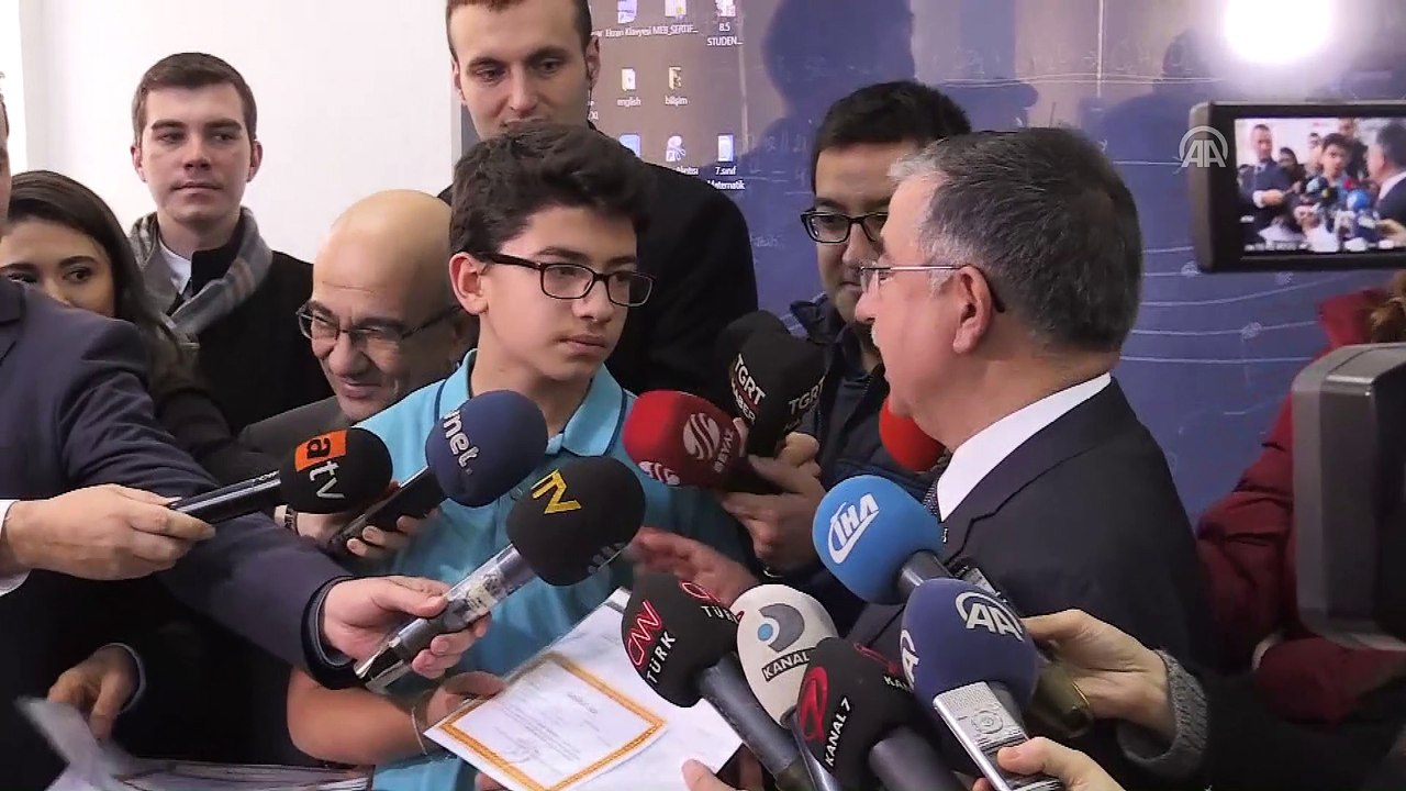 Milli Eğitim Bakanı Yılmaz karne dağıtım törenine katıldı (2) - ANKARA