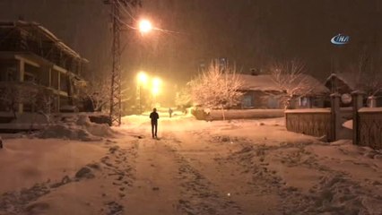 Bitlis Kar Hapsinde... Köy Yollarına Ulaşım Kapandı