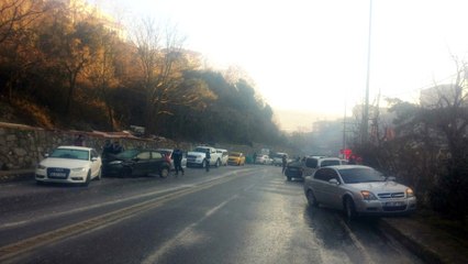 İstanbul'da Gizli Buzlanma Sonucu 9 Araç Birbirine Girdi