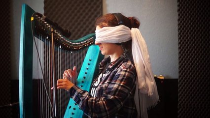 Je joue les yeux bandes celtic harp blind #1