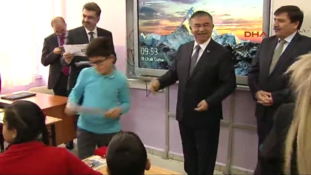 Milli Eğitim Bakanı Yılmaz'dan Yarıyıl Tatili Mesajı Ödev Yok İyi Bir Dinlenme Bol Bol Kitap Okuma