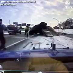 Les images impressionnantes d'un accident de la route à Détroit