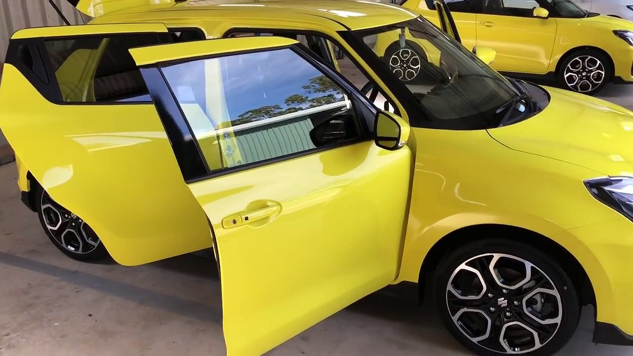 2018 Suzuki Swift Sport spotted at dealership and 360 walk around