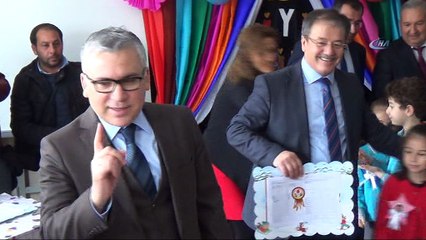 Niğde’de öğrenciler tatil olmasına rağmen okullara giderek karne aldı