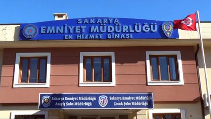 İstanbul'da çaldıkları lüks otomobil ile Sakarya'da yakalandılar