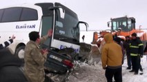 Yolcu otobüsü ile otomobil çarpıştı: 1 ölü, 2 yaralı - KAHRAMANMARAŞ