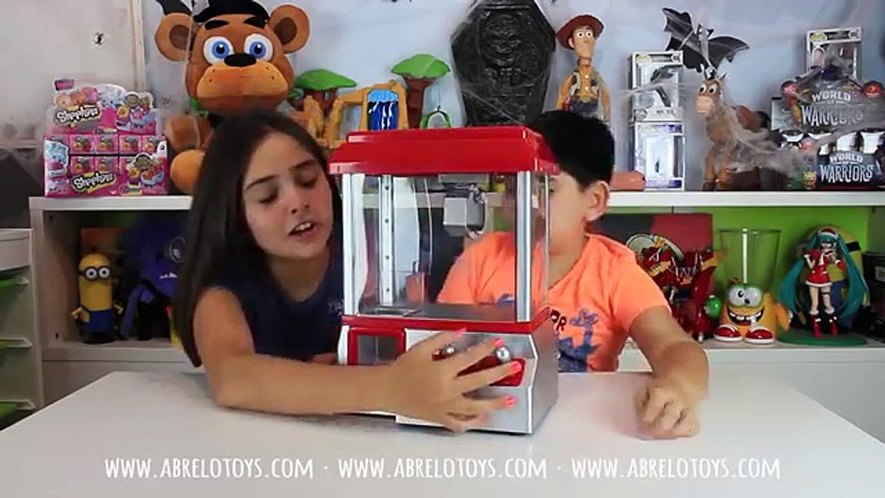 Máquina La Garra Challenge Capturando Pokemon I Reto con la Garra de Feria I Abrelo Toys Retos