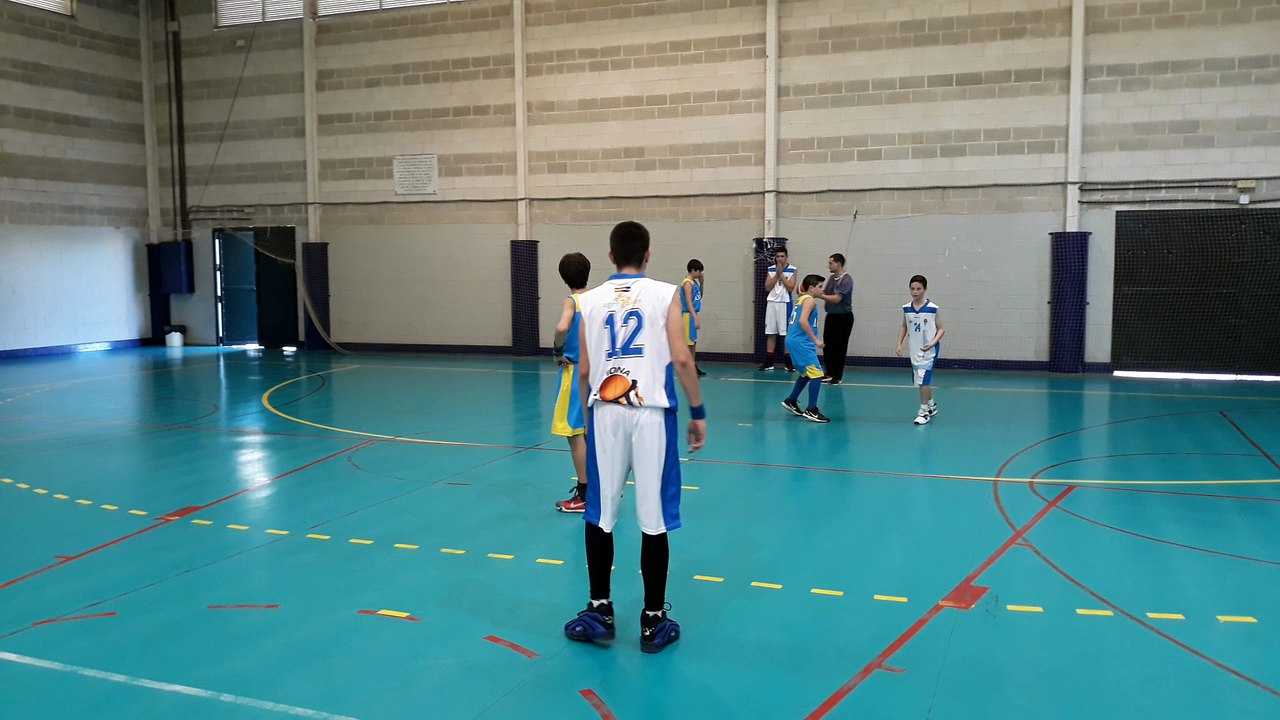CANASTA DE LUCAS VALDÉS.