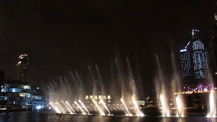 ドバイ・ファウンテン 噴水　ショー Dubai Fountain 's Fountain show　in dubai
