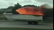 Quand tu croises un bateau en feu sur l'autoroute... Peu commun
