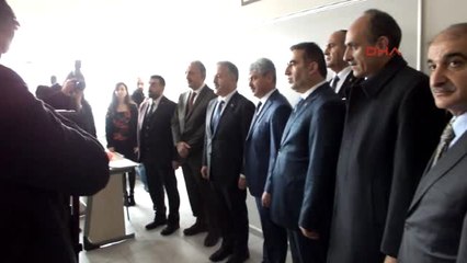 Kars Öğrenciler, Karnelerini Bakan Arslan'ın Elinden Aldı