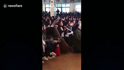 Video of dancing high-school boy goes viral in China