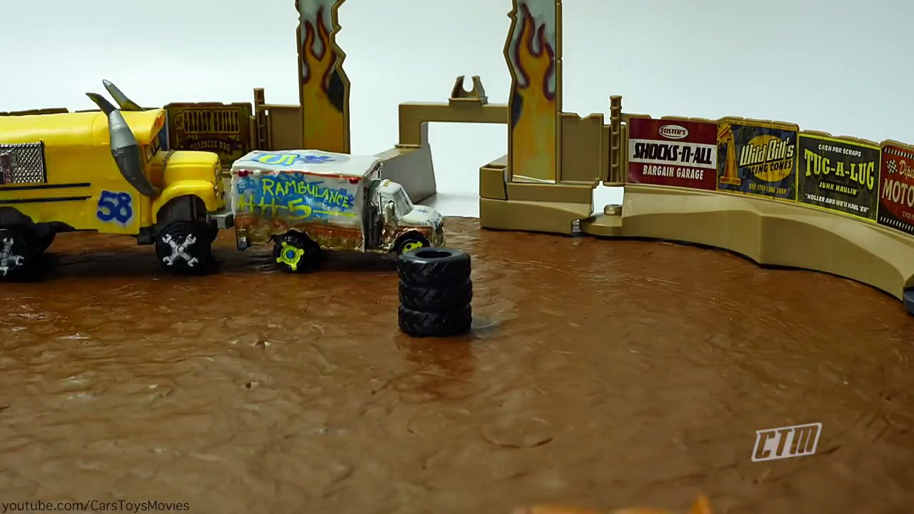 CRASH & SMASH Cars 3 Thunder Hollow CRAZY 8 Race Demolition Derby MISS FRITTER