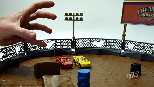 CRASH & SMASH Cars 3 Thunder Hollow Demolition Derby Crazy 8 Race Lightning McQueen Miss Fritter