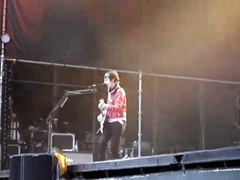 Muse - Hysteria (clip), Quart Festival, Kristiansand, Norway 7/8/2006