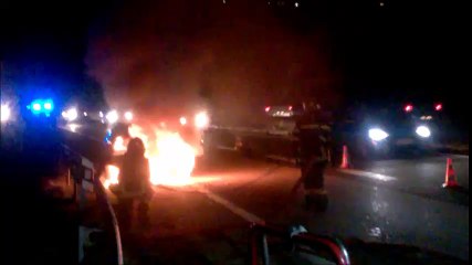 Voiture en flammes sur la rocade ouest