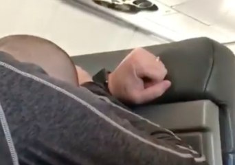 Flight Attendants Yell for Passengers to 'Brace' During Emergency Landing
