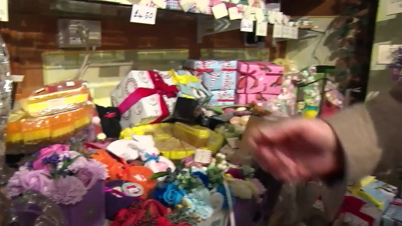 Step inside The Candles & Soaps shop in Foss St. Dartmouth U.K. - video