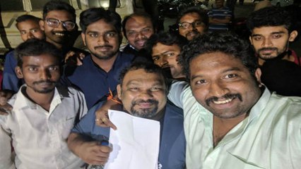 'కత్తి' వివాదం సుఖాంతం.. పవన్ ఫ్యాన్స్-కత్తి మహీష్ సెల్ఫీ..!