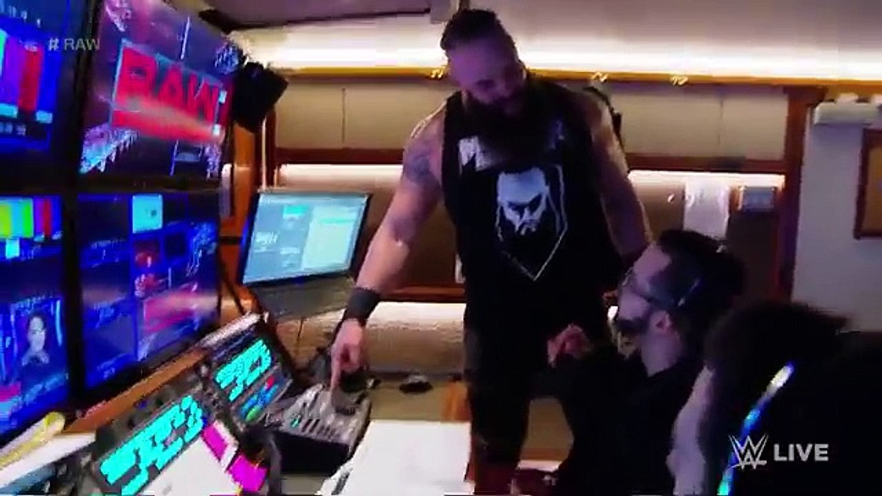 Braun_Strowman_demolishes_a_TV_production_truck__Raw,_Jan._15,_2018