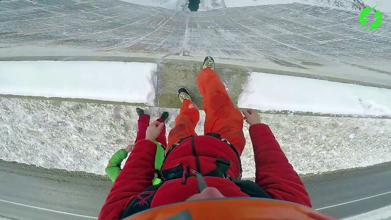 Vivez ce saut en Basejump depuis un barrage comme si vous y étiez... Fou