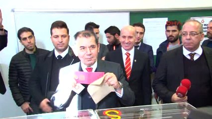Galatasaray'da Başkan Adayları Oylarını Kullandılar
