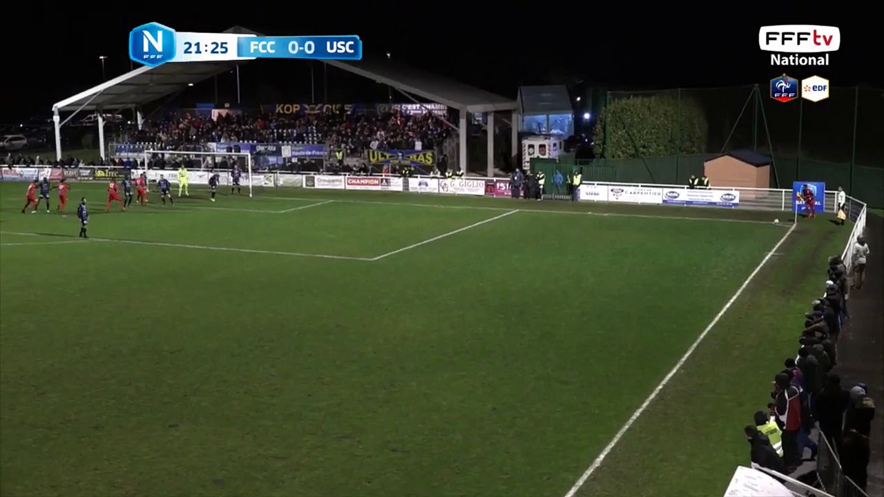 Corner avec belle frappe enroulée