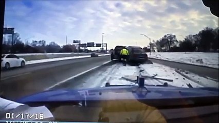 Un dépanneur se fait une grosse frayeur sur autoroute