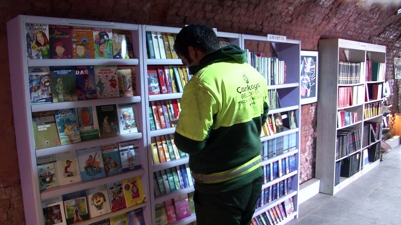 Ankaras Müllmänner schenken Büchern ein zweites Leben