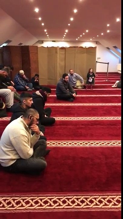 Islamic call to Prayer. Adhaan Madeenah maghrib. Sheikh Abdulaziz Bukhari. Sheikh Essam Bukhari. Sheikh Sureyhi. Azan Madinah. Medine makamı ezan. Hafız Metin Demirtaş. Mescidi Nebevi, Medine-i Münevvere.اذان مدني. Medine ezani dinle. Medine ezani indir