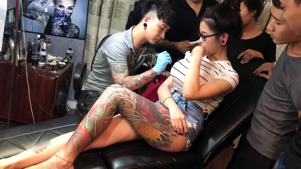 Dövme Yaptırırken Göğüsleri Patlayan Kadın - Dailymotion Video