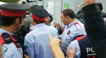 Enfrentamientos entre Mossos y Guardia Civil el 1-O [Hemeroteca]