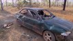 Des africains retapent une voiture abandonnée et la font rouler de nouveau