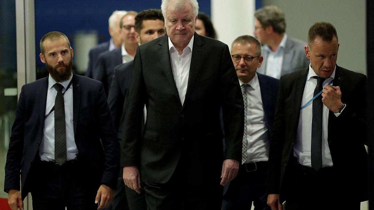 Merkel und Seehofer erreichen Durchbruch im Migrationsstreit